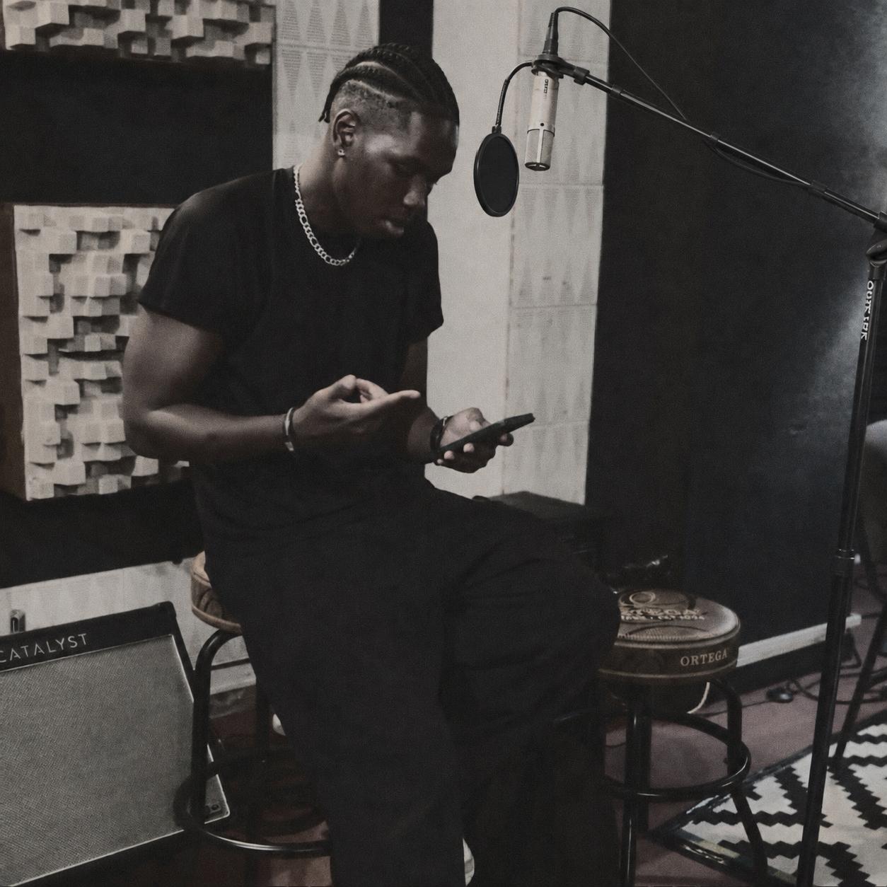 D4ve in the studio